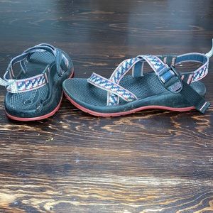Chaco Kids/Juniors size 4